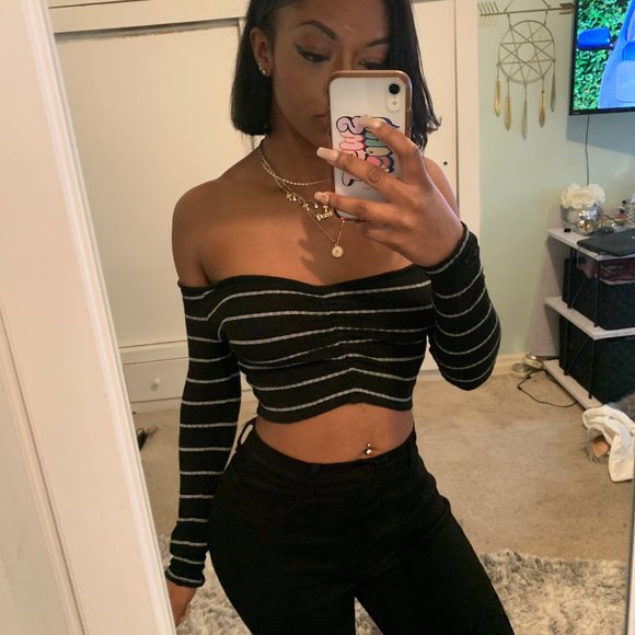 Tops - Long Sleeved Striped Crop Top! Cute Asf